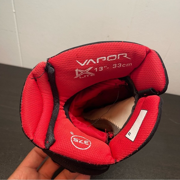 Bauer Vapor 1X Lite 13” Hockey Gloves Free Flex - Black - Picture 10 of 11